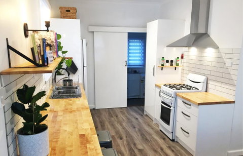Great Comfort & Style In Central Location - Winery Find 1