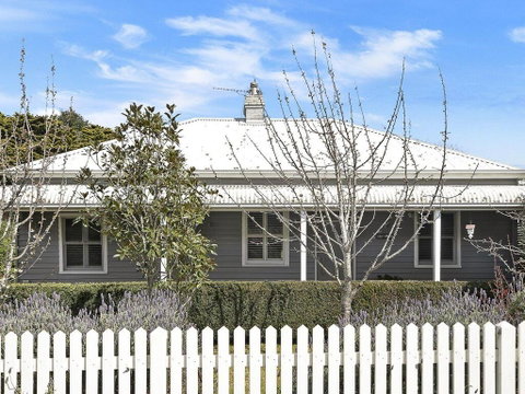 Greywood - Classic Highlands Charm & Serene Living - Winery Find 0