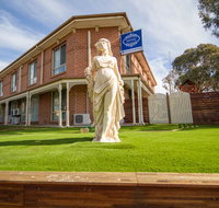 Hamilton's Queanbeyan Motel - Winery Find