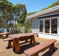 Harleian Beach House walk to both beaches - Winery Find