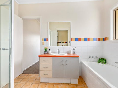 Hastings Cove Apartments - Tweed Coast Holidays - Winery Find 2