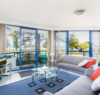 Heritage 102 Great Water Views - Winery Find