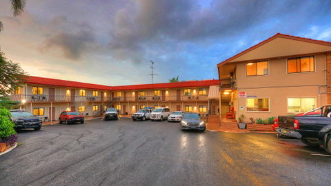 Hi-Way Motel Grafton - Winery Find 0
