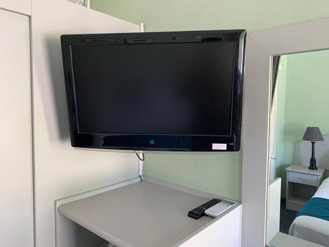 High Mountains Motor Inn - Winery Find 1