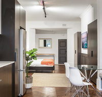 High-End Studio Near Parks Theatres and Dining - Winery Find