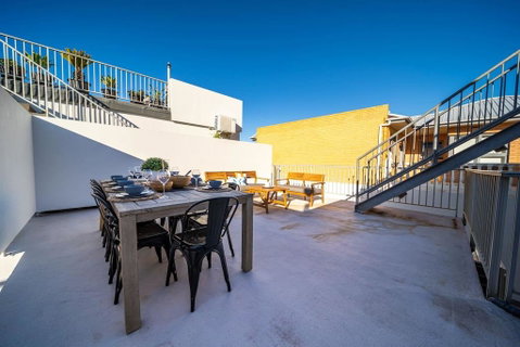 Higher Ground On Seaview-Superb Beach Lifestyle - Wifi - Metres From The Beach - Winery Find 2