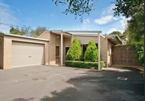 Hilltop Beach House: Newly Updated - Winery Find 3