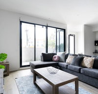 HOLIDAY HOME 3BR TOWNHOUSE with WIFI NEAR HIGHPOINT - Winery Find