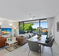 HomeHotel Ultra Luxurious 3 bedroom penthouse. - Winery Find