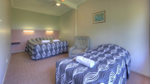Jacaranda Motor Lodge - Winery Find 1