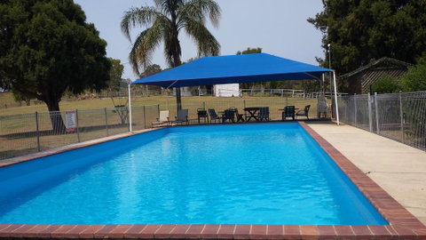 Jacaranda Motor Lodge - Winery Find 0
