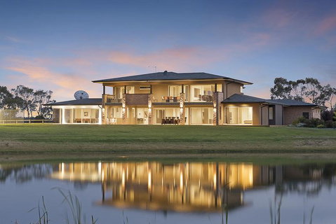 Jolong Park Club House - Winery Find 0