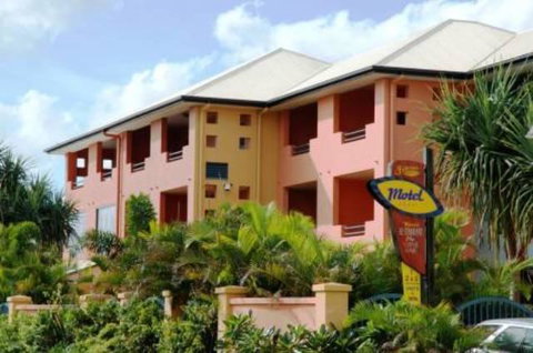Kacy's Bargara Beach Motel - Winery Find 1
