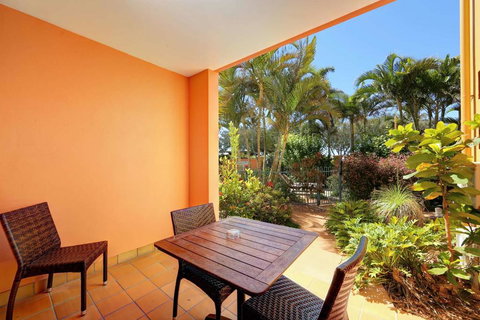 Kacy's Bargara Beach Motel - Winery Find 3