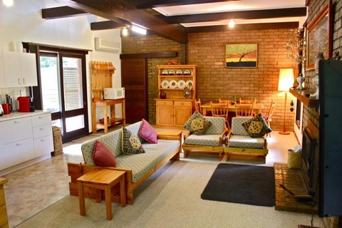 Kaighins Place - Winery Find 0