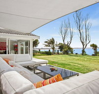 Karelda - absolute waterfront pet friendly property - Winery Find