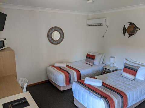 Karuah Motor Inn - Winery Find 3