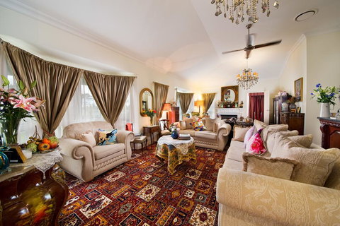 Katoomba Manor - Winery Find 1