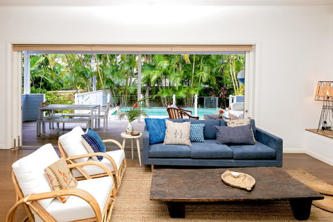 Kia Ora Byron - Winery Find 1