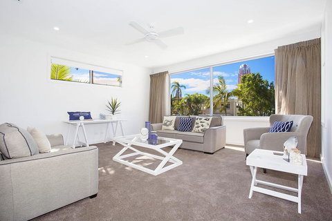 La Luna - Winery Find 1