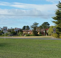 Lake Bolac Motel - Winery Find