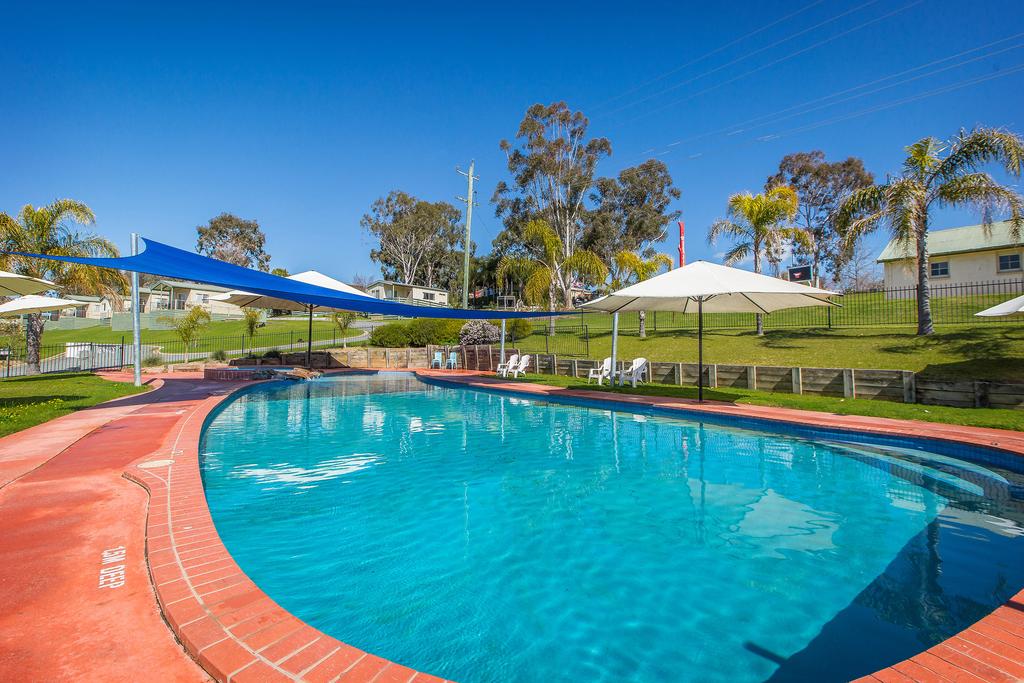 Lake Hume Village VIC Winery Find