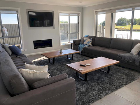 Lake Resort On Black Bull - Winery Find 3