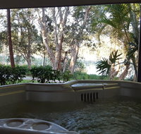 Lake Russell Lakeside Retreat - Winery Find