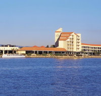 Lakes Hotel - Winery Find