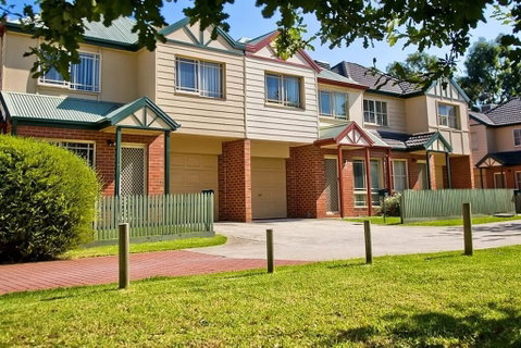 Lamplighter Motel And Apartments - Winery Find 2