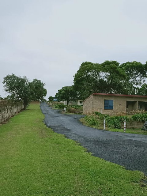 Limestone Coast Tourist Park - Winery Find 3