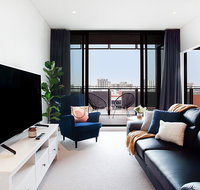 Luxe Apartment Five Minutes From Airport and City - Winery Find