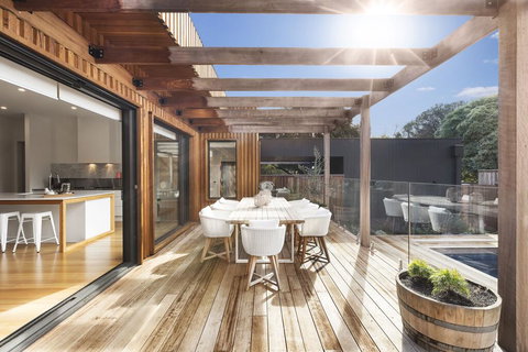Luxe On Lydgate Family Retreat With Pool, WiFi, Foxtel, Walk To Beach - Winery Find 1