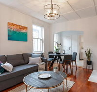 Luxurious Heritage Home with Harbour Bridge Views - Winery Find
