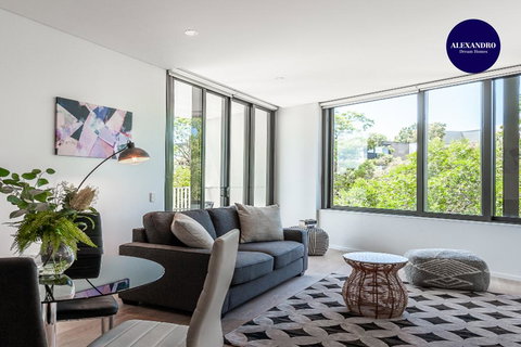 LUXURY APARTMENT / / MOMENTS TO LANE COVE VILLAGE - Winery Find 2