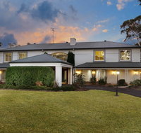 Luxury Bungalow - Winery Find