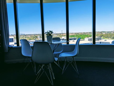 Luxury Level 2-bed 2-bath City View Apt In Olympic Park - Winery Find 2