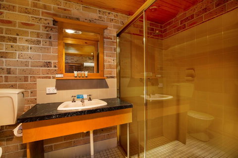 Macquarie Inn - Winery Find 3