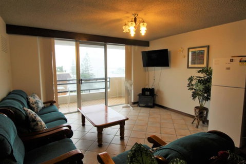 Macquarie Towers 17 1 Waugh Street - Winery Find 1