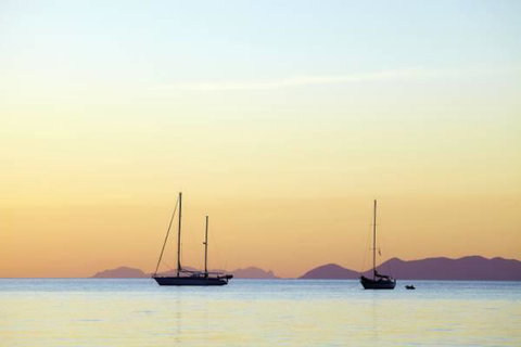 Maggies Beachfront Apt. 4 - Winery Find 2