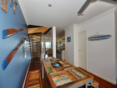 Magnificent Views - Mariners Mark - Winery Find 1