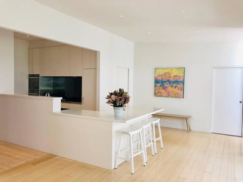 Malvern 3 Bedroom Delight - Winery Find 2