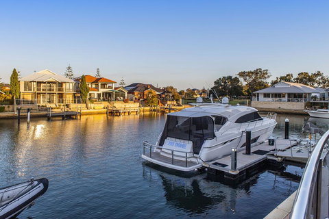 Mandurah Canals, Casa Marina - Winery Find 1