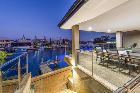 Mandurah Canals, Casa Marina - Winery Find 3