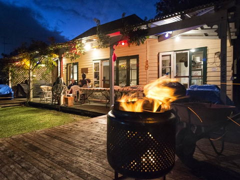 Mandurah Riverfront Holiday Rental - Winery Find 2