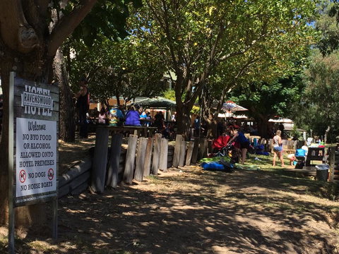 Mandurah Riverfront Holiday Rental - Winery Find 3