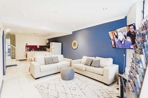 Manly Beach Hostel - Winery Find 1