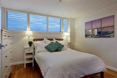 Manly Ocean Beach View Sunrise Harbour View Sunset - Winery Find 3