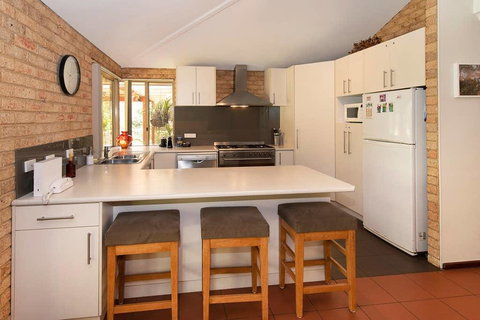 Mansfield Retreat - Winery Find 1