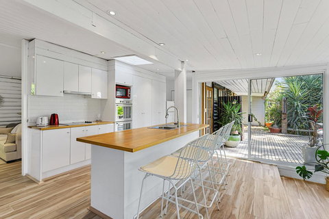 MARTHA COTTAGE - MT MARTHA - Winery Find 2